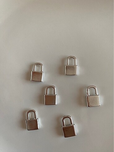 Accessorize Kilit kolye ucu