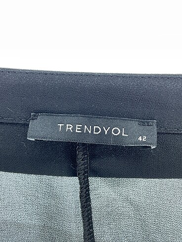 42 Beden siyah Renk Trendyol & Milla Bluz %70 İndirimli.