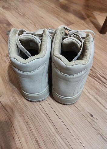 Bershka Unisex bot 
