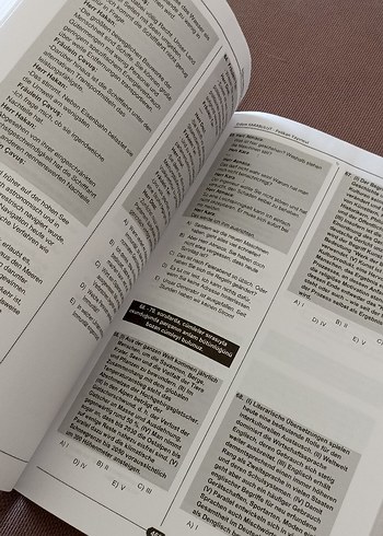 Beden Renk YDS Almanca Test Kılavuzu - Erdem Karabulut