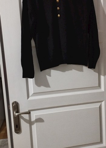 Gold Düğmeli Siyah Kadın Kazak - Görsel 3