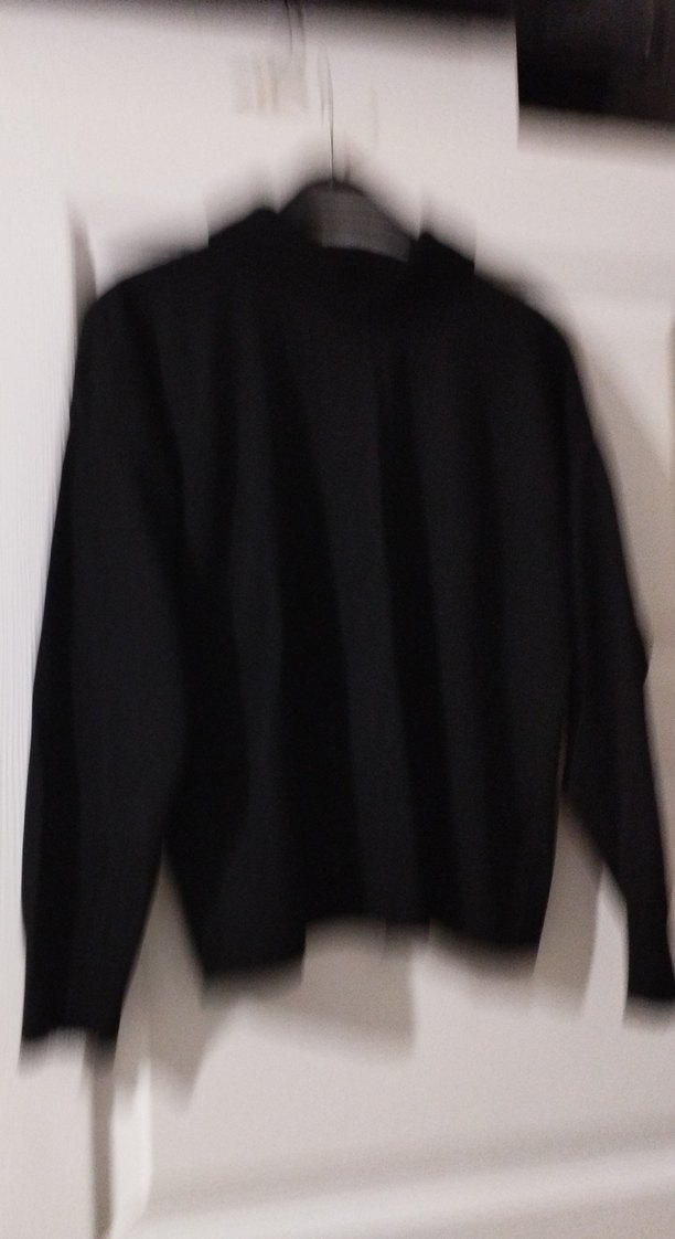 Gold Düğmeli Siyah Kadın Kazak - Görsel 4