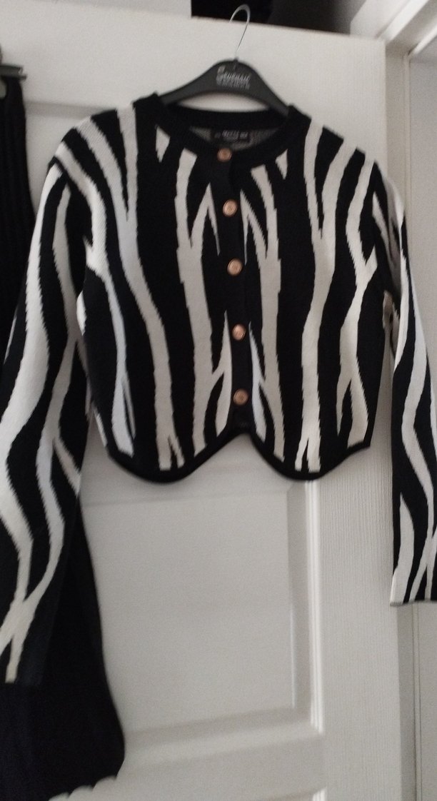 Siyah Pilili Uzun Kadın Etek - Görsel 3