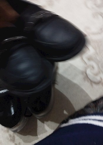 Siyah Parlak Deri Zincir Detaylı Kadın Loafer - Görsel 6