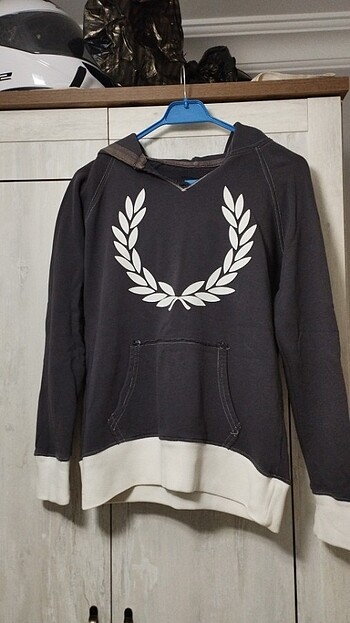 Fred Perry sweatshirt