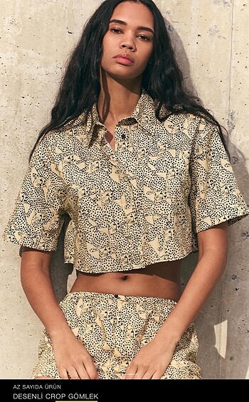 Zara desenli crop gömlek