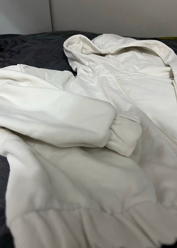 Bershka Kapüşonlu Beyaz Fermuarlı Kadın Sweatshirt