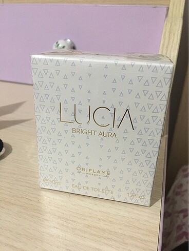 LUCIA Bright Aura