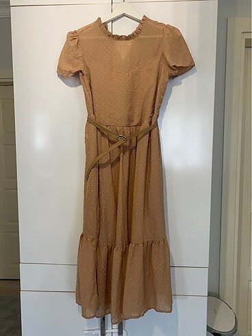 Kemerli camel rengi elbise