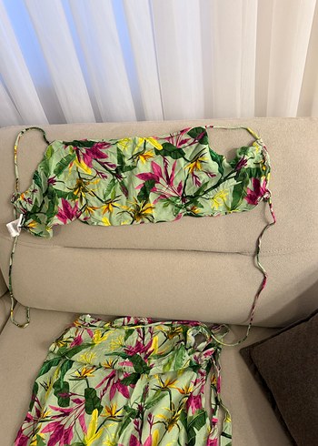 Çiçek Desenli Çok Renkli İpek Takım - Görsel 3