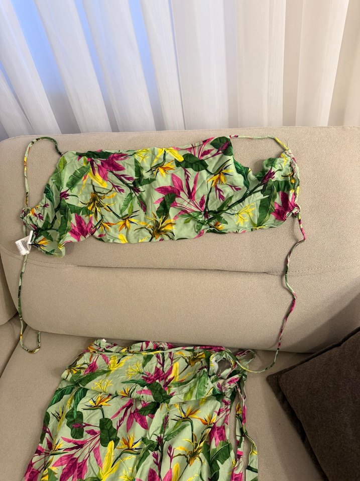 Çiçek Desenli Çok Renkli İpek Takım - Görsel 3