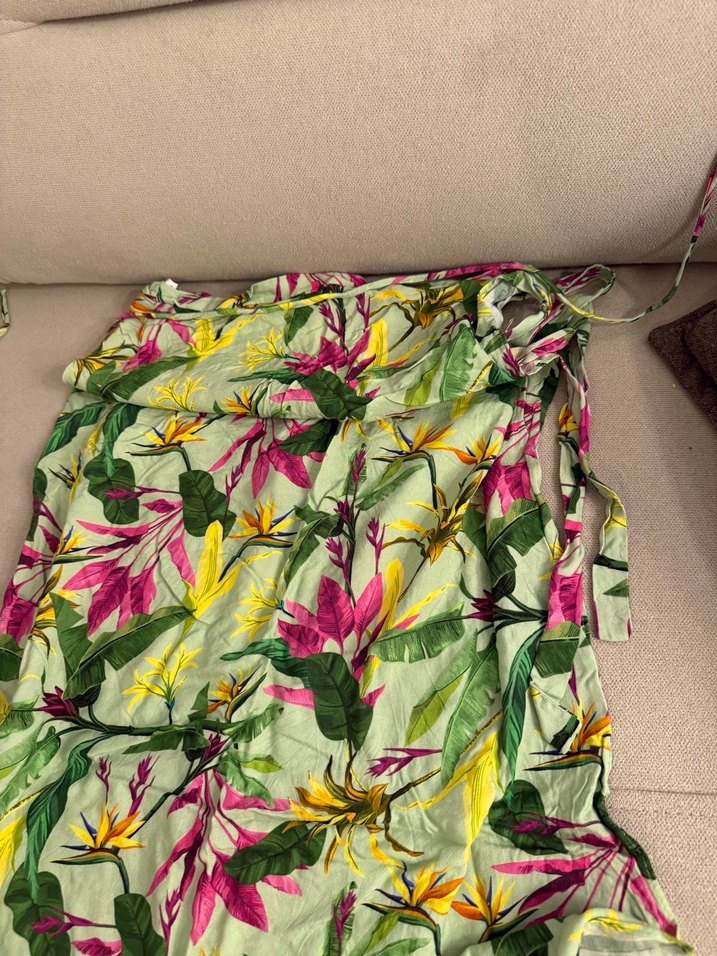 Çiçek Desenli Çok Renkli İpek Takım - Görsel 4