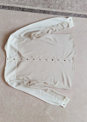 Bej V Yakalı Kadın Uzun Kollu Gömlek - Görsel 4