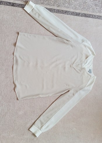 Bej V Yakalı Kadın Uzun Kollu Gömlek - Görsel 3