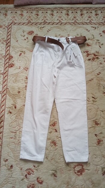 38 beden etiketli beyaz mavi jeans 