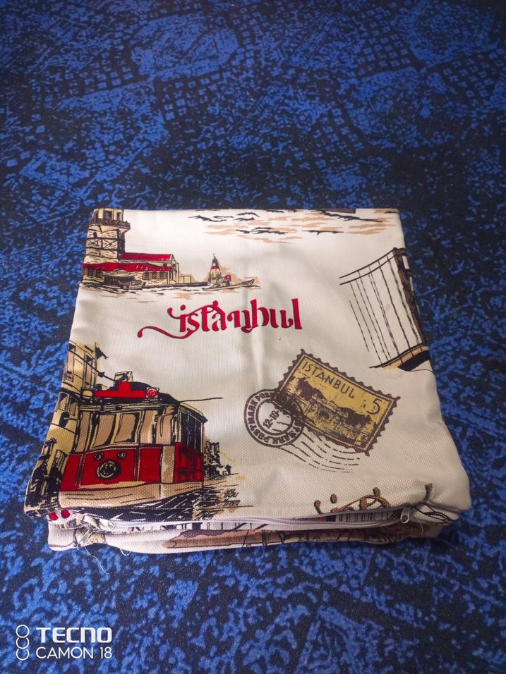 Renkli Baskılı İSTANBUL Desenli kırlent Kılıfı - Görsel 4