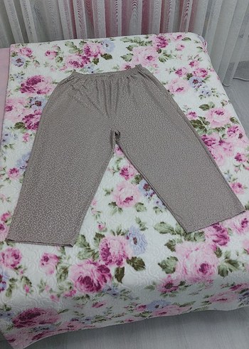 Dantel Detaylı Bol Kesim Kumaş Pantolon - Görsel 4