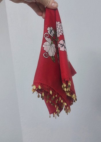 Çiçek Desenli Kırmızı Kadın Fular - Görsel 3