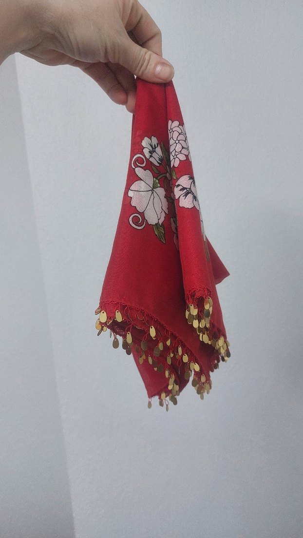 Çiçek Desenli Kırmızı Kadın Fular - Görsel 3