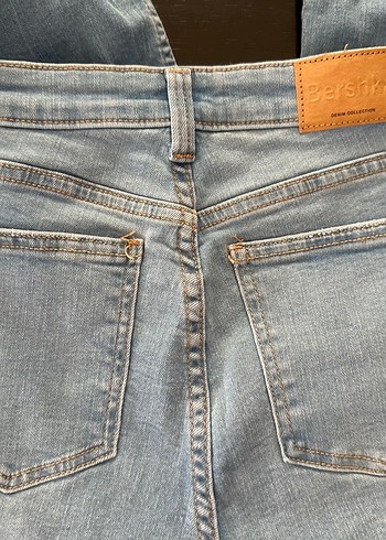 34 Beden Bershka İspanyol Paça Kot Pantolon