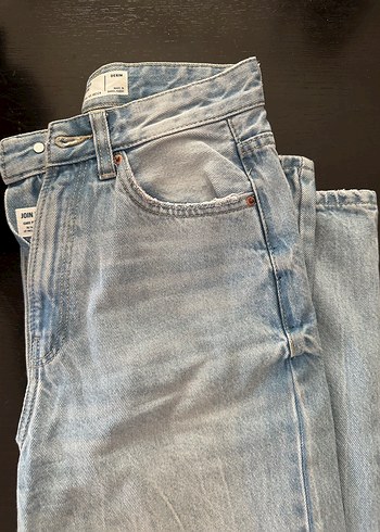 34 Beden mavi Renk Bershka Yırtıklı Kot Pantolon