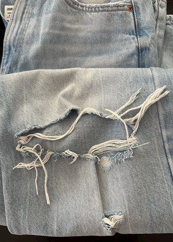 34 Beden Bershka Yırtıklı Kot Pantolon