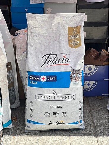 Felicia Derma Somonlu Yetişkin Kedi Maması 12 kg