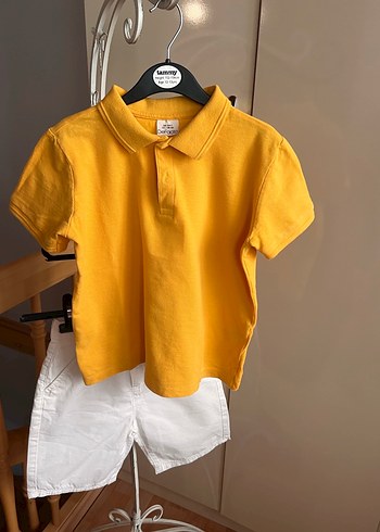 8 Yaş Beden Defacto Erkek Çocuk Sarı Kısa Kollu Polo Tişört ve beyaz şort