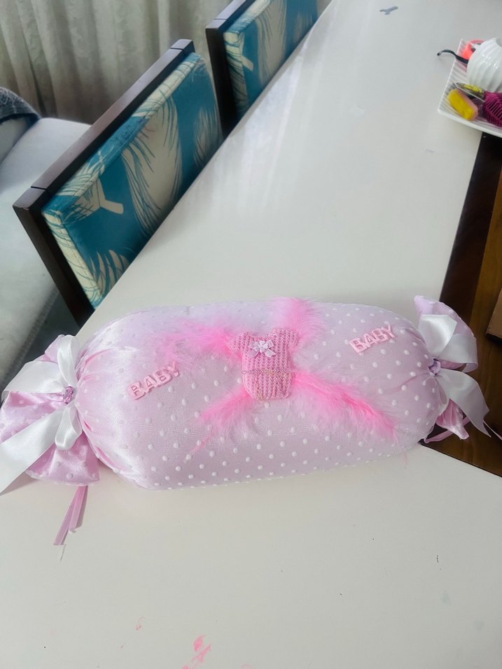 Pembe Nakışlı takı yastığı Yastığı el yapımıdır. - Görsel 2