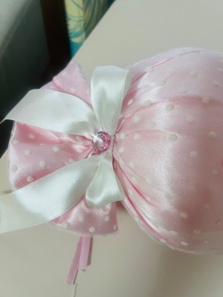 Pembe Nakışlı takı yastığı Yastığı el yapımıdır. - Görsel 3