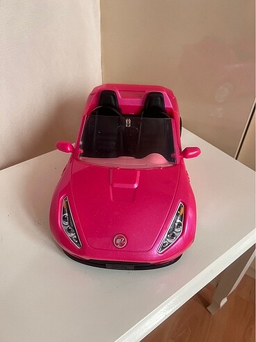  Barbie nin havalı arabası