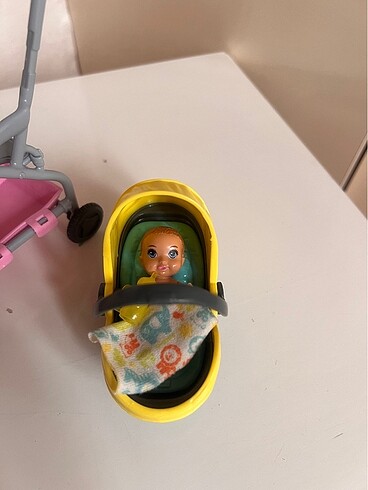  Beden Renk Barbie?nin bebek arabası
