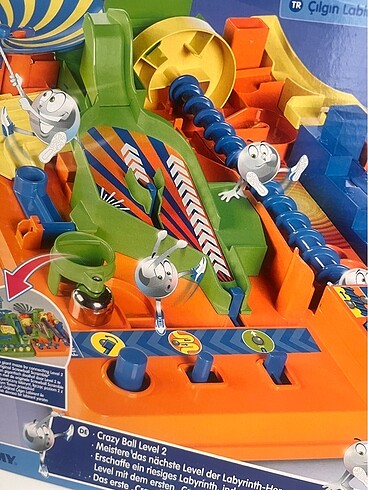 Beden TOMY Screwball Scramble Level 2 platform oyunu