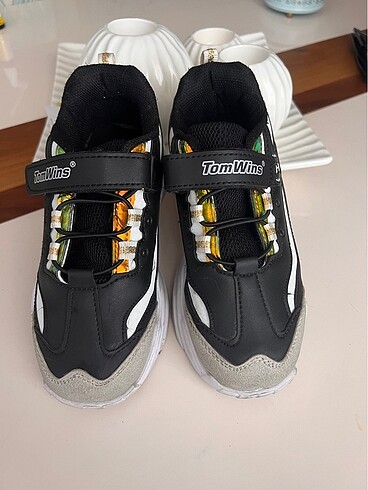 Siyah spor sneaker spor ayakkabı 34 numara