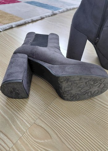 Gri Süet Platform Topuklu Kadın Bot - Görsel 3