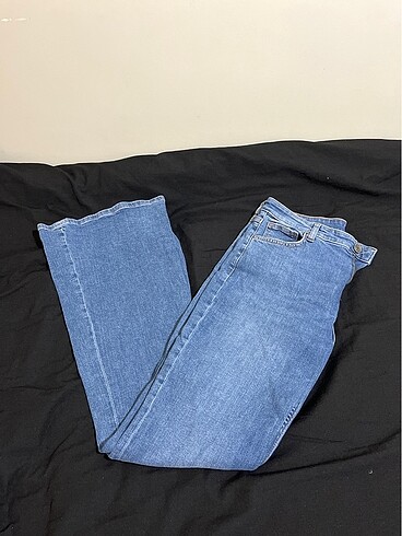 Bershka İspanyol Paça Jean