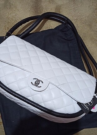 Chanel çanta bez torbasiyla gönderilecektir 