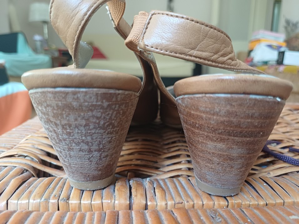 Bej Deri Dolgu Topuklu Vintage Kadın Ayakkabı - Görsel 3