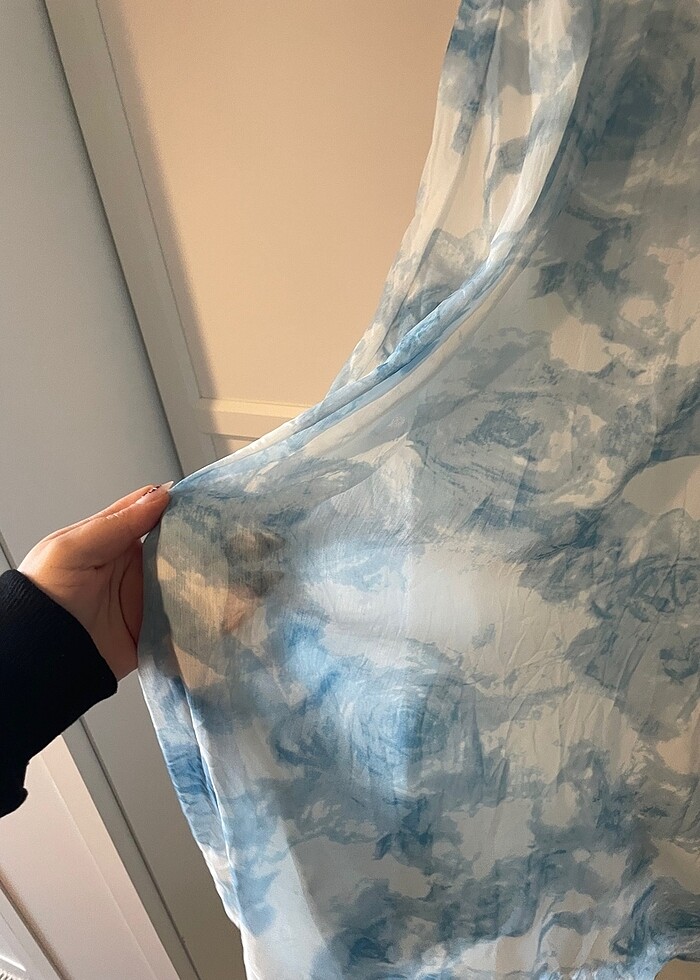 Mavi çiçekli elbise - Görsel 3