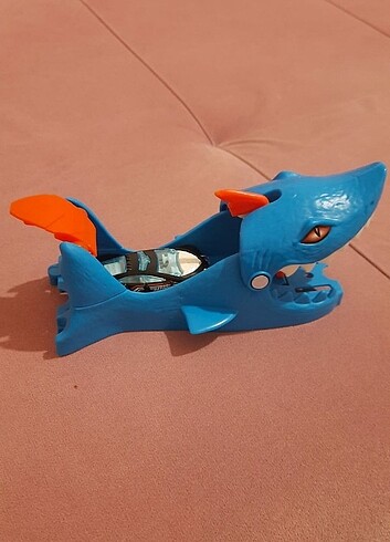  Beden Hot wheels köpekbalığı fırlatıcısı