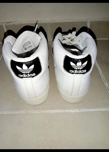 40 Beden beyaz Renk Adidas spor ayakkabı