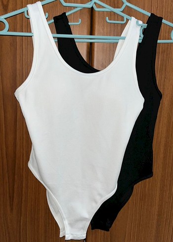 Kadın Beyaz ve siyah bodysuit