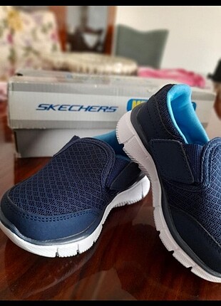 22 Beden lacivert Renk Skechers çocuk ayakkabı