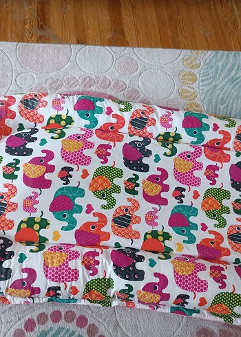 Renkli Desenli Pembe Bebek Yatağı - Görsel 2