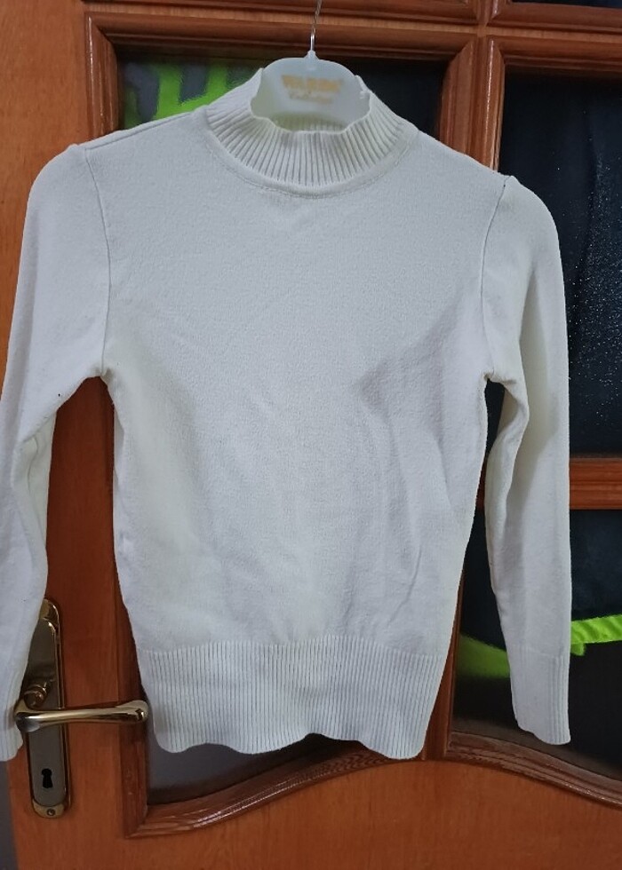 Krem rengi yarım boğazlı triko kazak  - Görsel 3