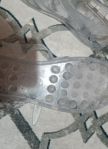 Şeffaf simli sandalet 