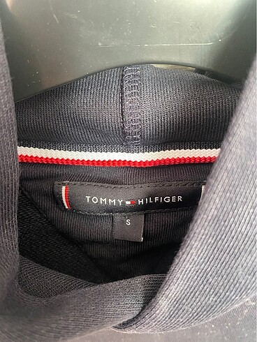 s Beden Tommy kapşonlu sweatshirt