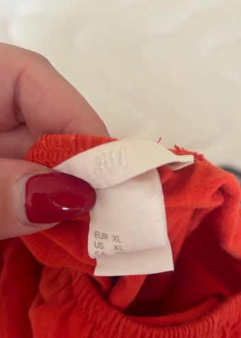H&M Kırmızı Nakışlı Omuzları Açılabilen Büyük Beden Bluz