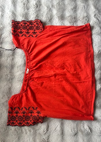 xl Beden Kırmızı Nakışlı Omuzları Açılabilen Büyük Beden Bluz