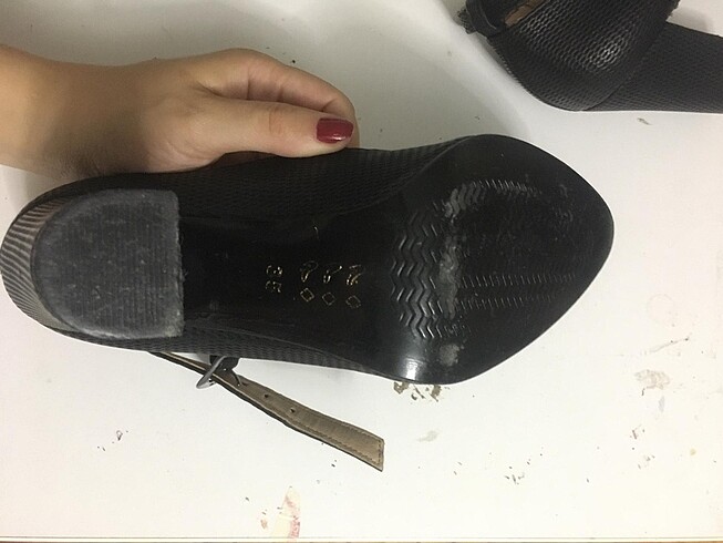 35 Beden Siyah topuklu ayakkabı